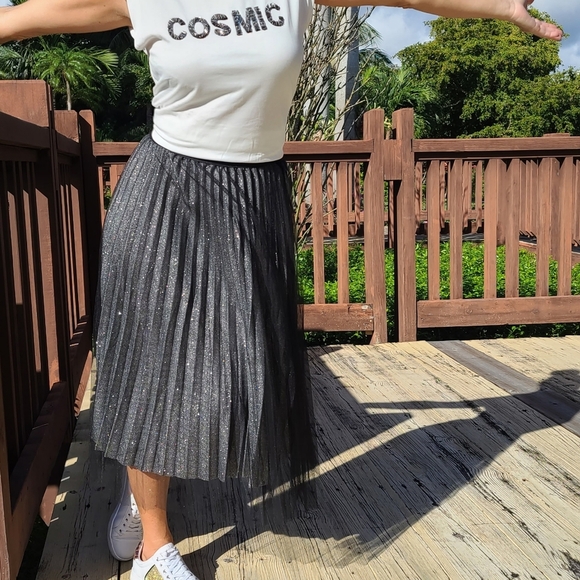 Pleated Maxi Skirt Elastic Waistband - Picture 2 of 5